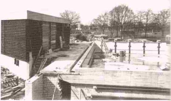 Bau des Schwimmbades - April 1978
